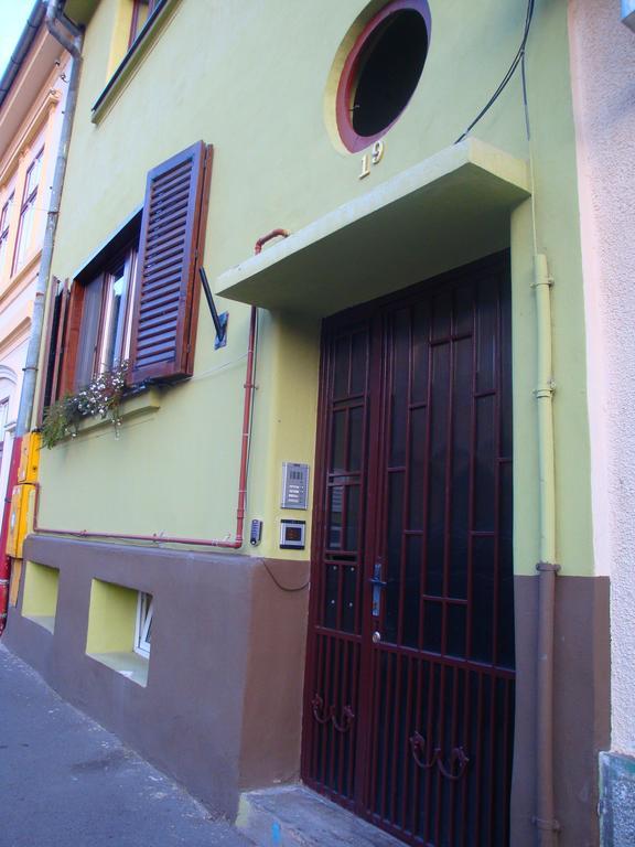 Sonja'S Nest Apartment Sibiu Exterior photo